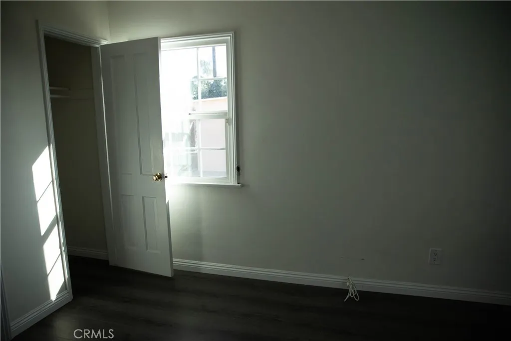 9726 Kauffman Avenue, South Gate, California 91355 home-pic-19